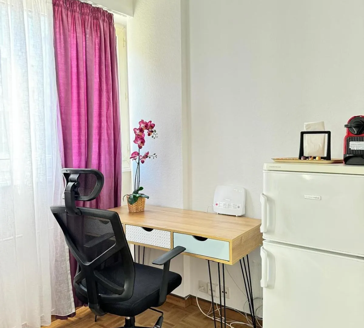 Apartament 01 Convenient Central Studio - Station Station Genewa Szwajcaria